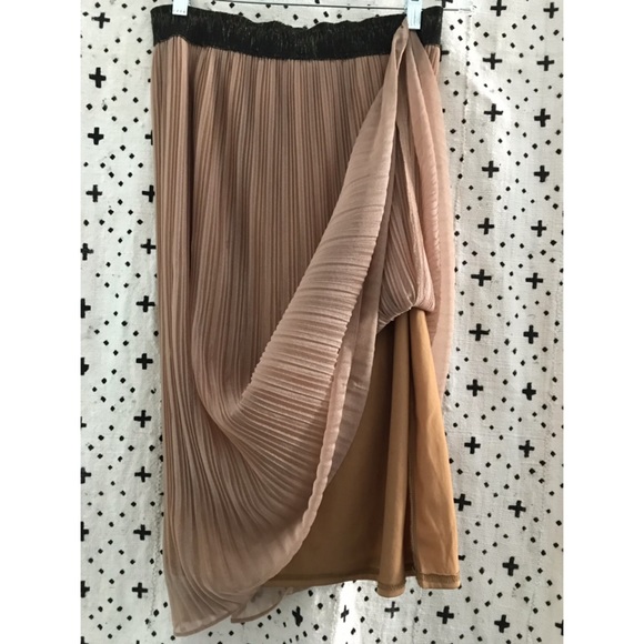 Pleated shimmery midi skirt - Picture 4 of 5